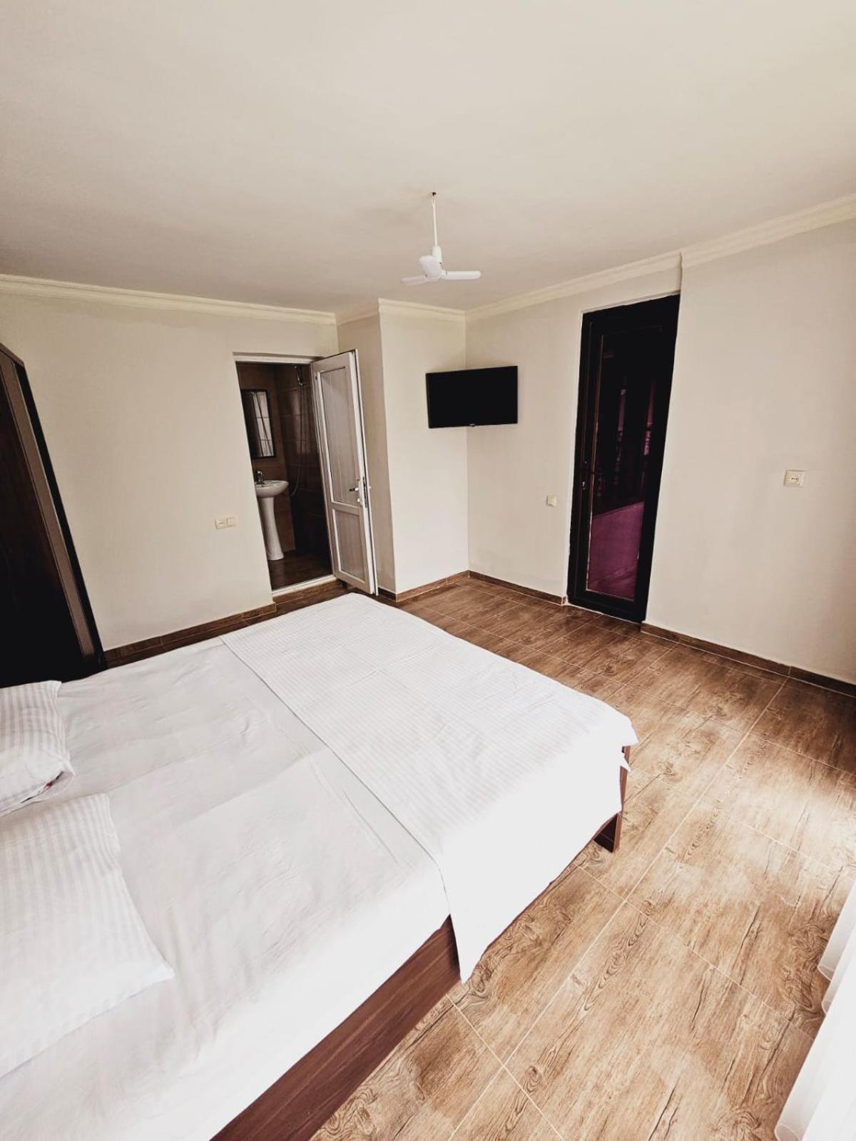 Guest House Gio Kobuleti Εξωτερικό φωτογραφία